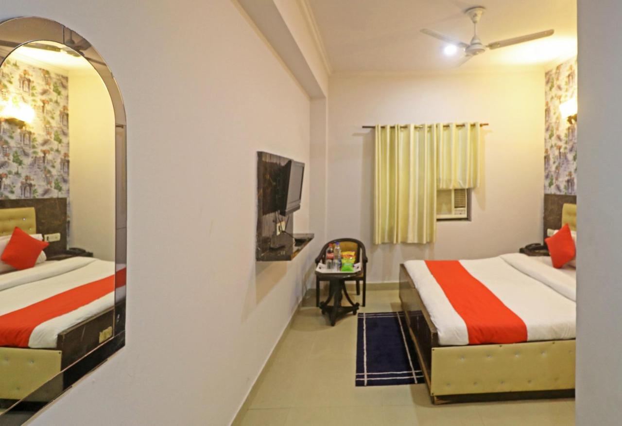 Airport Samara Inn Neu-Delhi Exterior foto