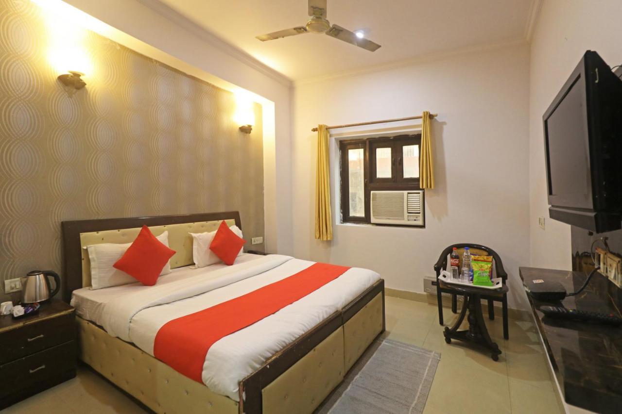 Airport Samara Inn Neu-Delhi Exterior foto