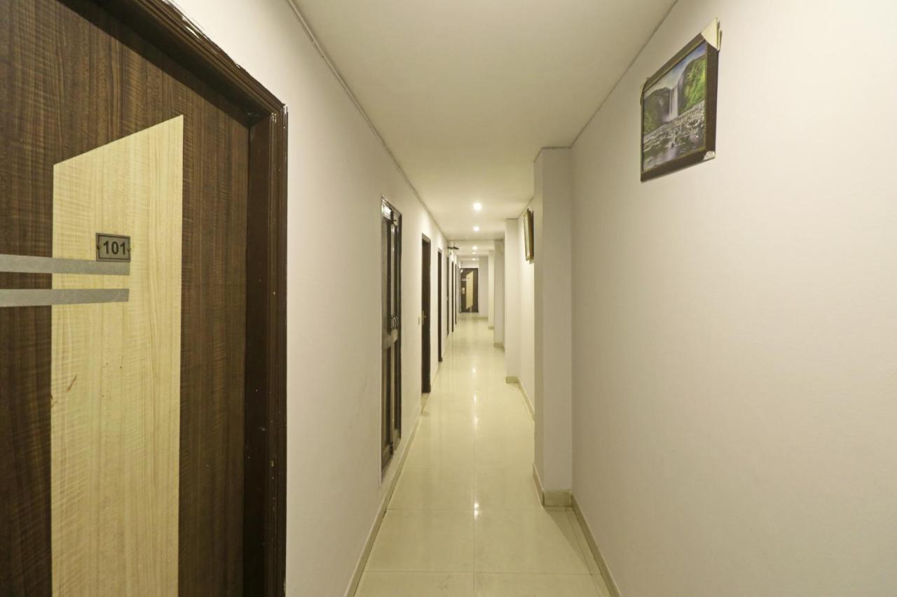 Airport Samara Inn Neu-Delhi Exterior foto