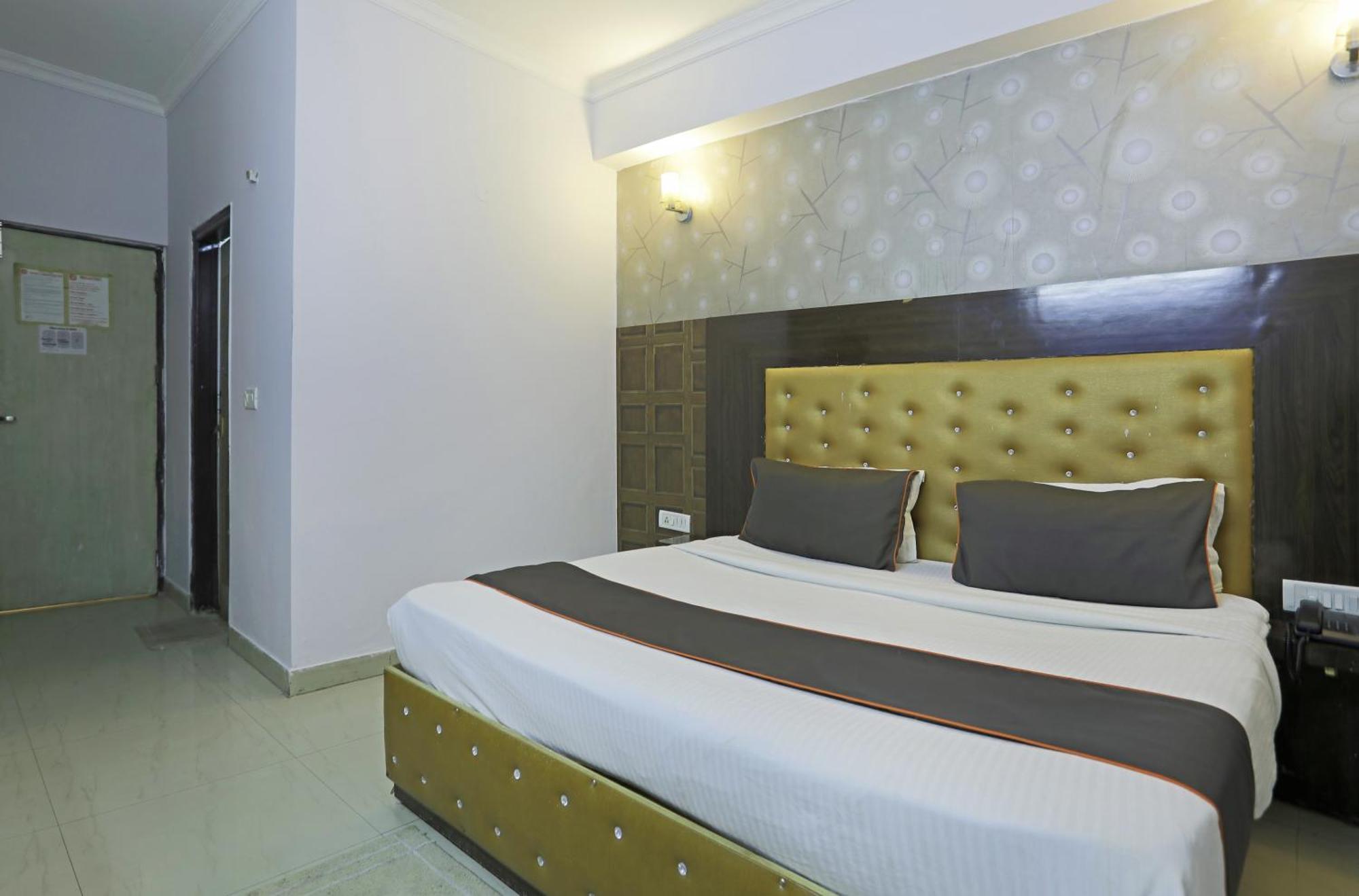Airport Samara Inn Neu-Delhi Exterior foto