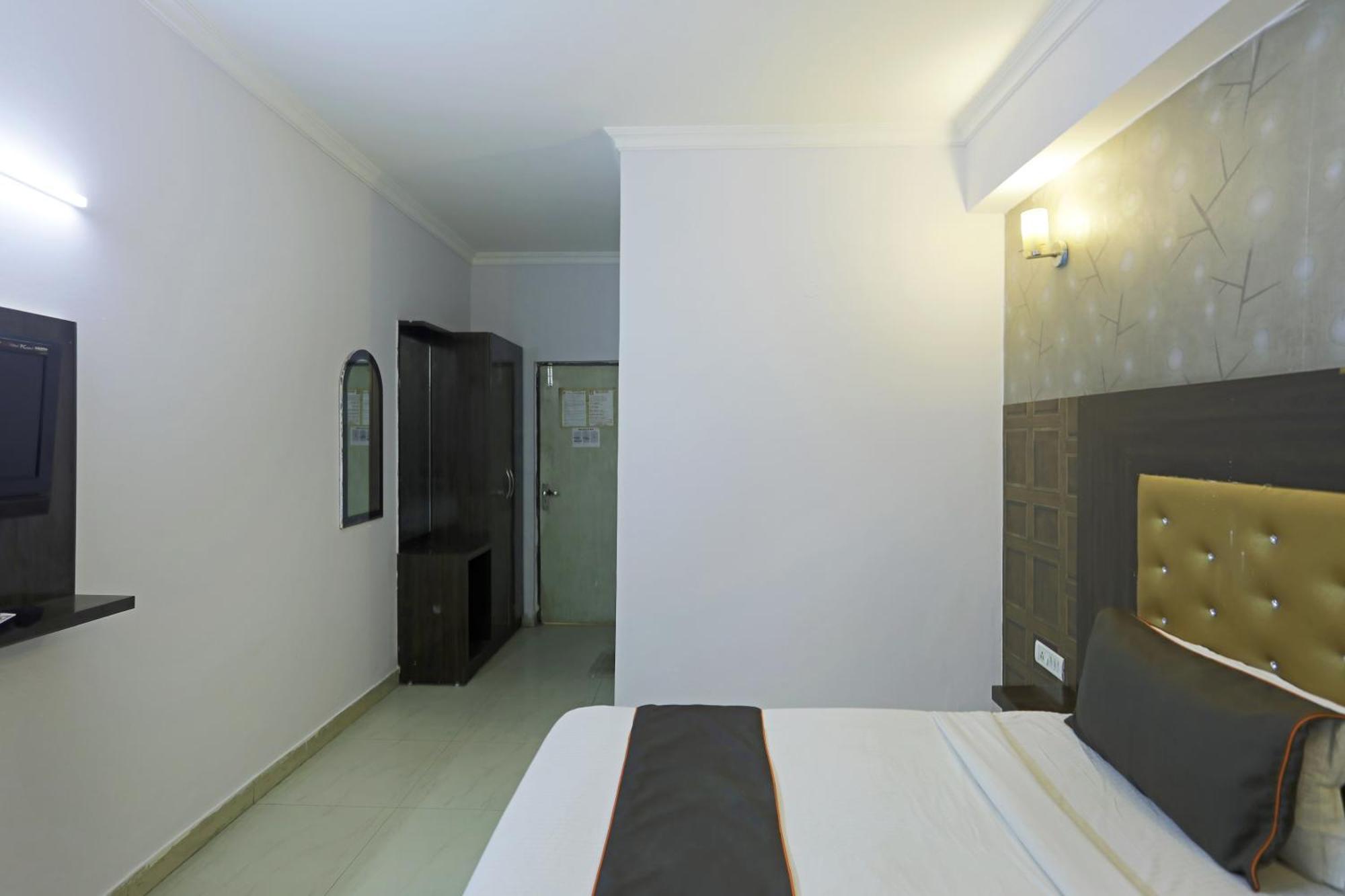 Airport Samara Inn Neu-Delhi Exterior foto