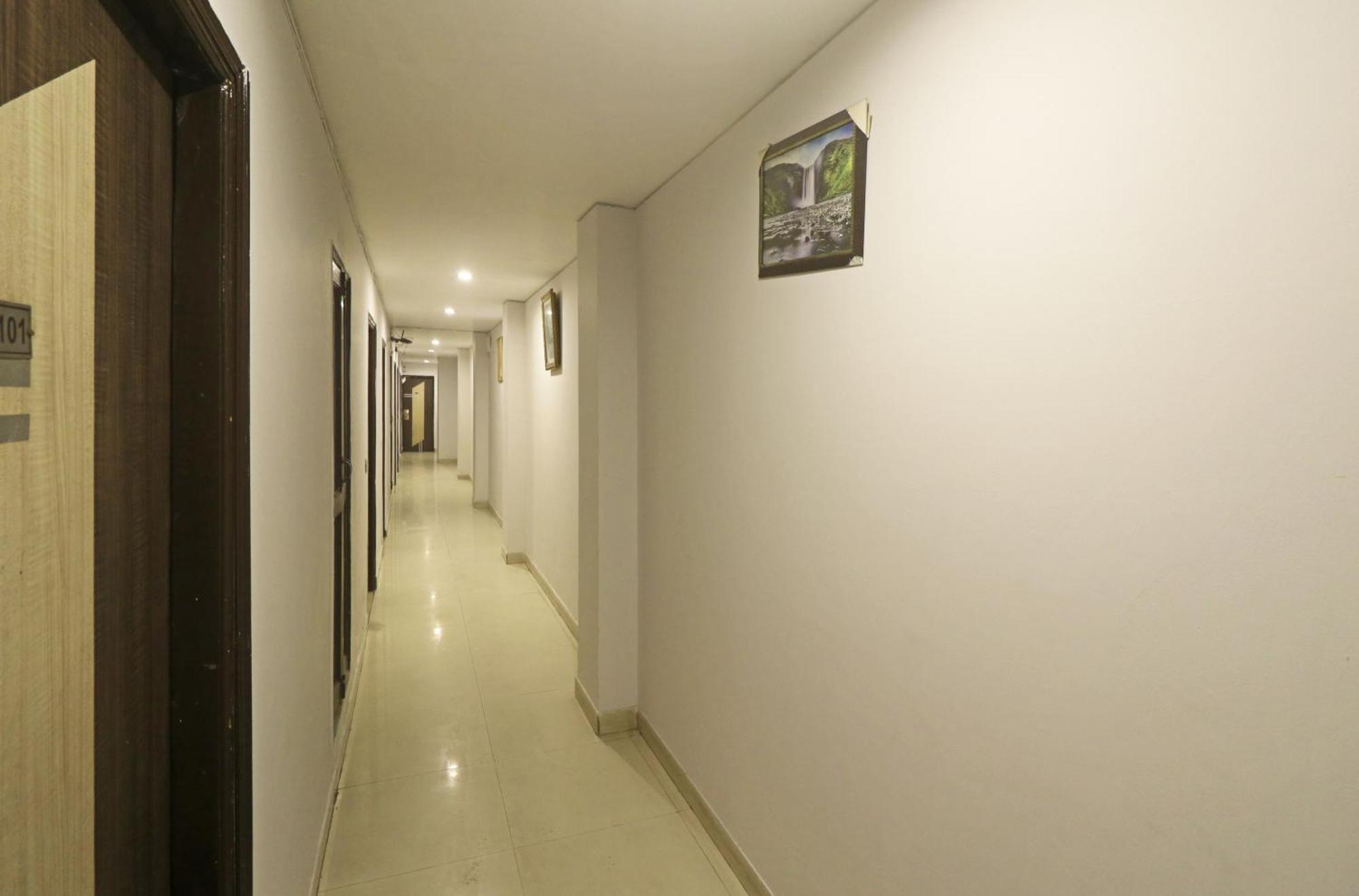 Airport Samara Inn Neu-Delhi Exterior foto
